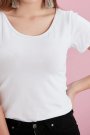 Kadın Geniş Yaka Sırtı Kelebek Beyaz Tişört